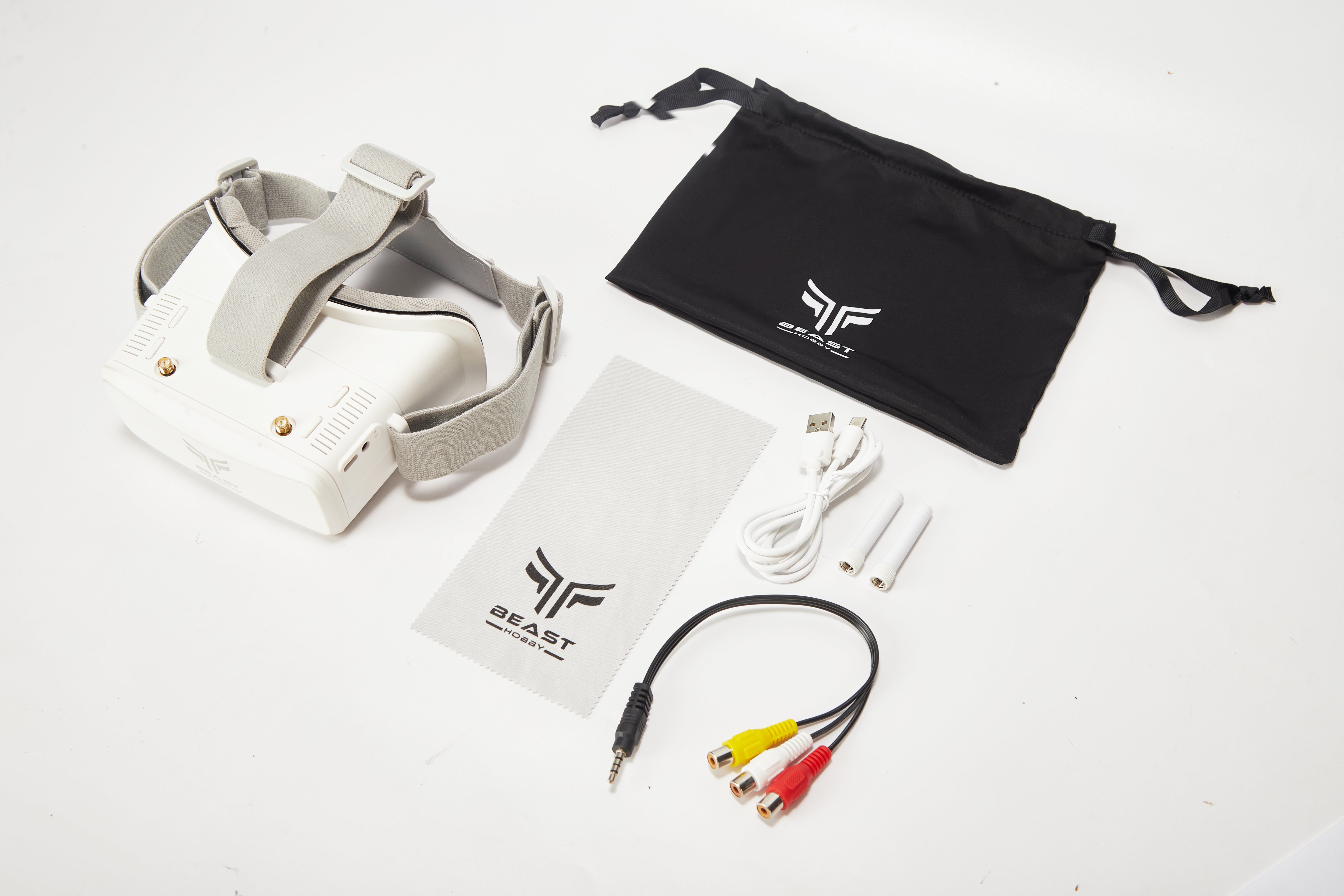 BeastHobby VR100 5.8GHz 37CH 3" Screen Focus Adjustable Analog FPV Goggle for Drone Racing and Micro Whoops